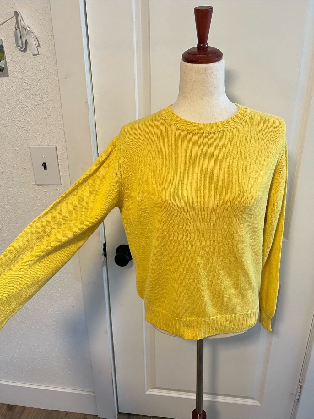 VNTG 100% Cotton Made in the USA Yellow Crewneck Sweater